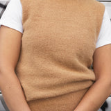 Filippa top smanicato in maglia