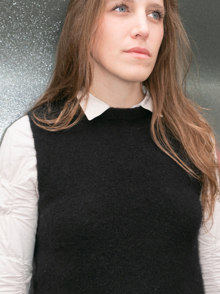 Filippa top smanicato in maglia